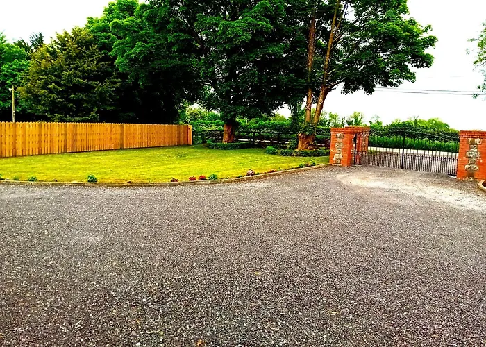 White Quarry Hse Quarry Road 纳文